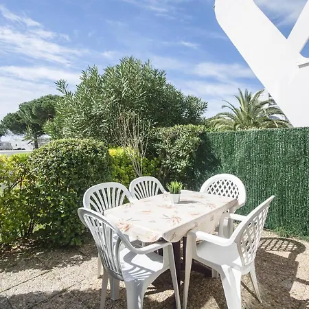 Apartment Le Souehla Appart: Beachside Garden With Pool La Grande-Motte