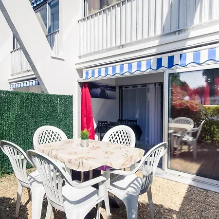 Apartment Le Souehla Appart: Beachside Garden With Pool La Grande-Motte