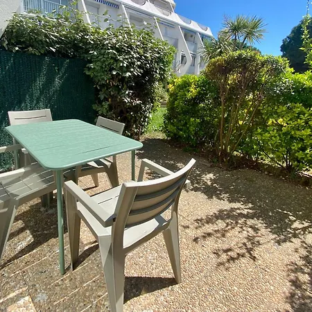 Le Souehla Appart: Beachside Garden With Pool Apartment La Grande-Motte