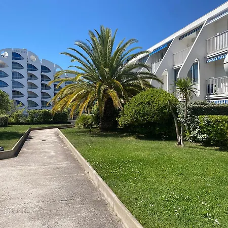 Le Souehla Appart: Beachside Garden With Pool Apartment